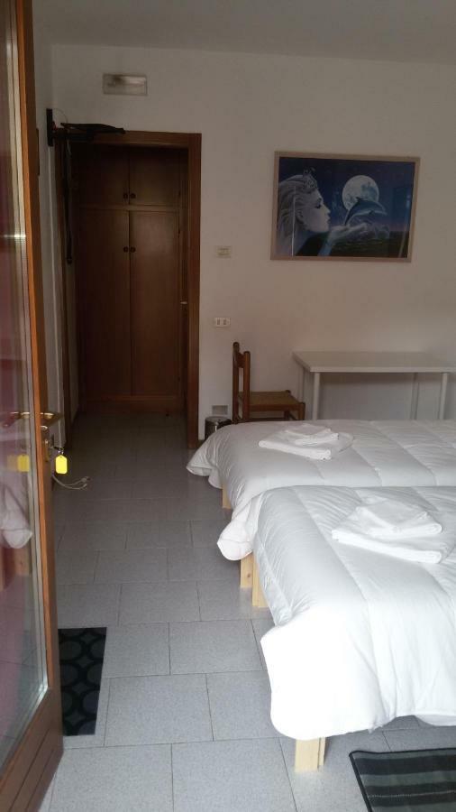 Afrodite Hotel Palu Exterior photo