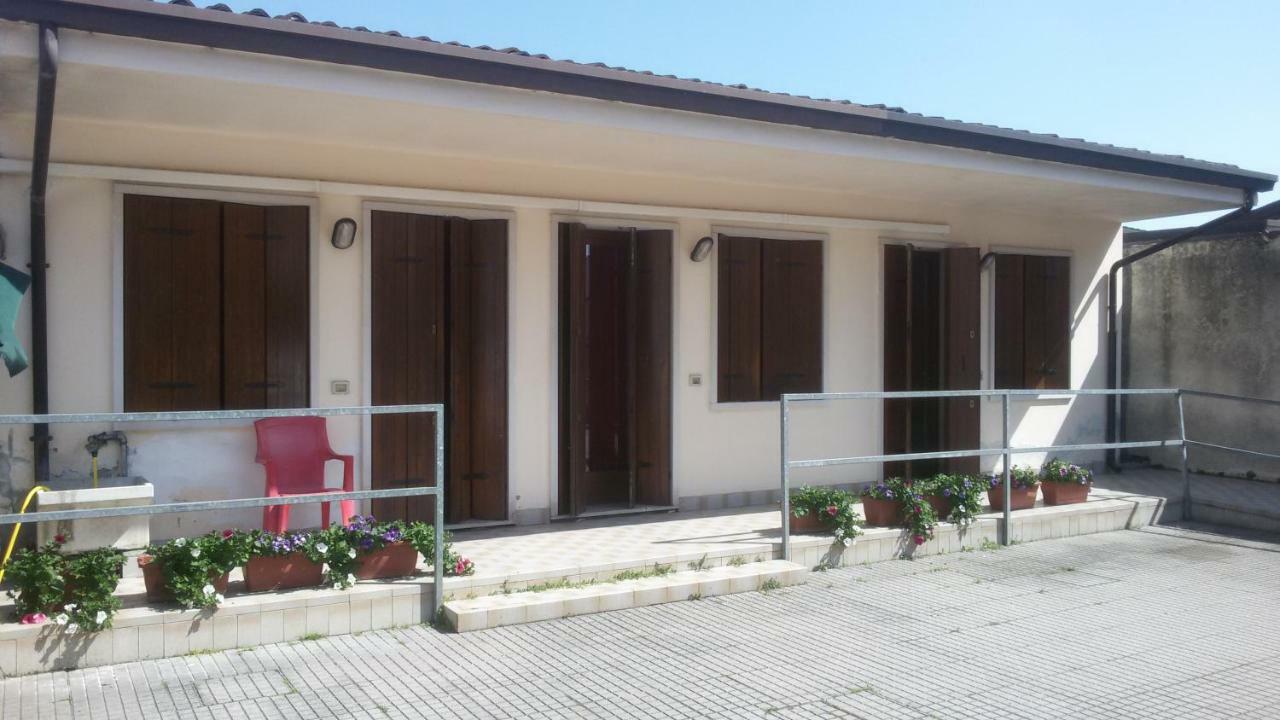 Afrodite Hotel Palu Exterior photo