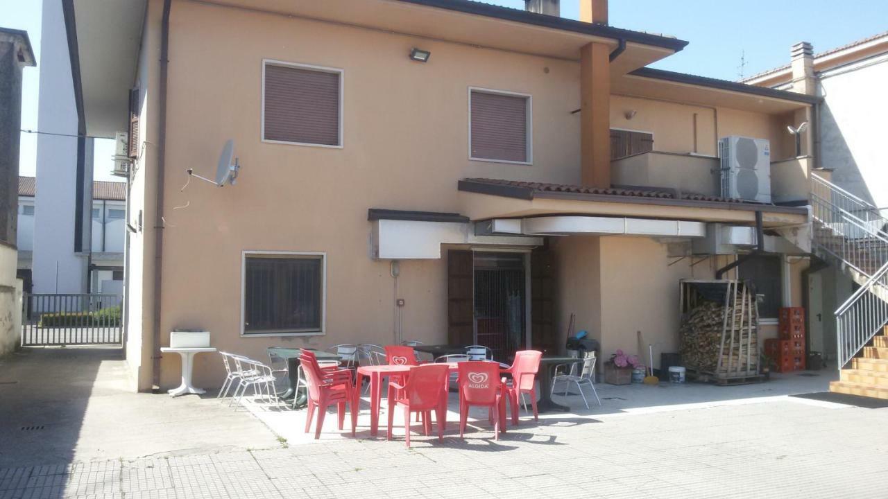 Afrodite Hotel Palu Exterior photo